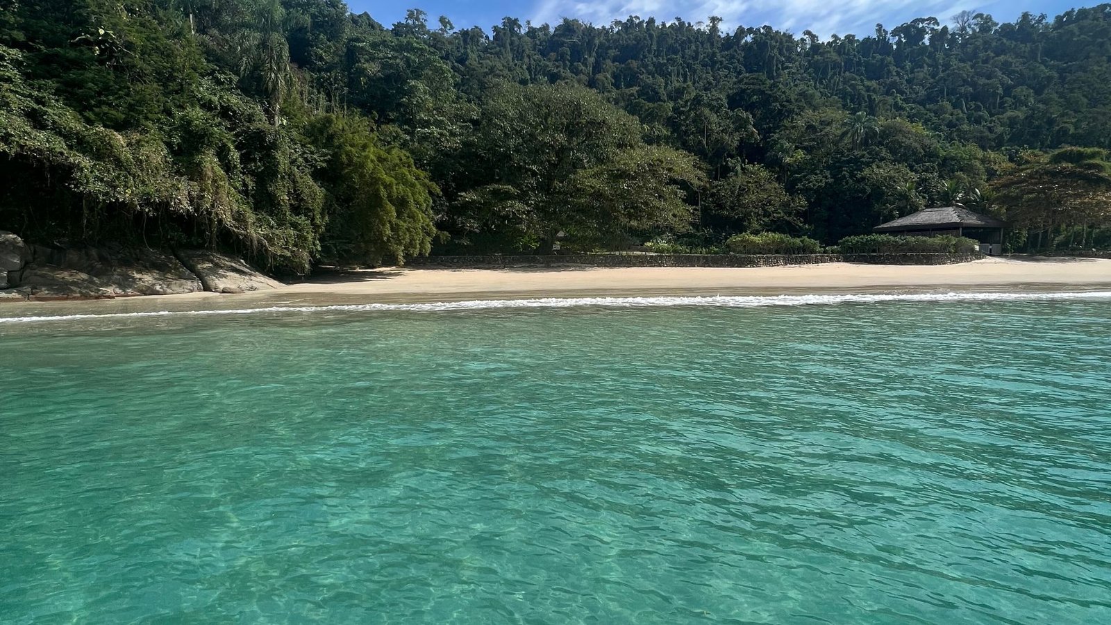 Passeio de Lancha Privativo em Angra dos Reis: Por Que Essa Experiência Vale a Pena