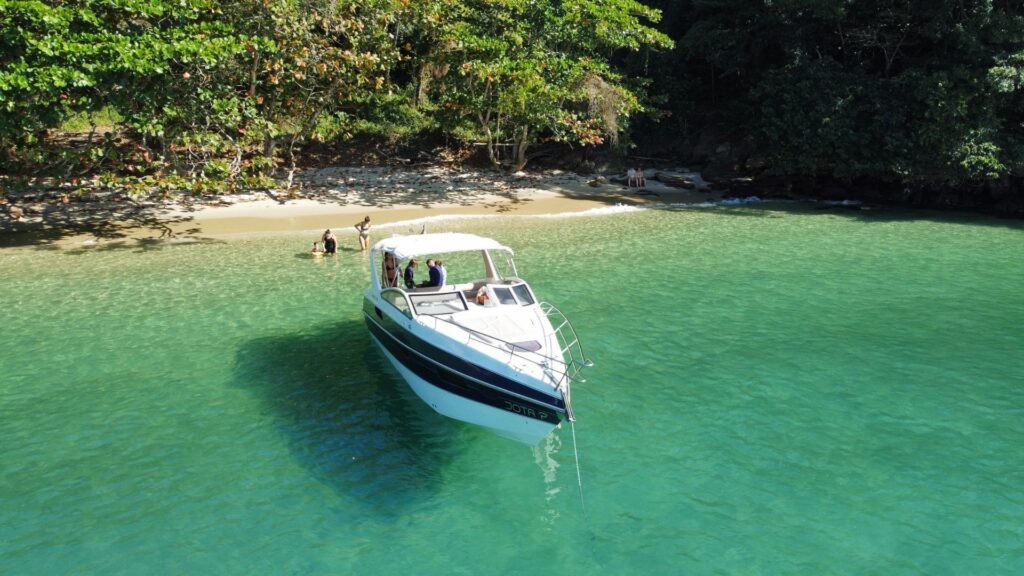 Praia da baleia - Seu Passeio de Lancha Angra dos Reis